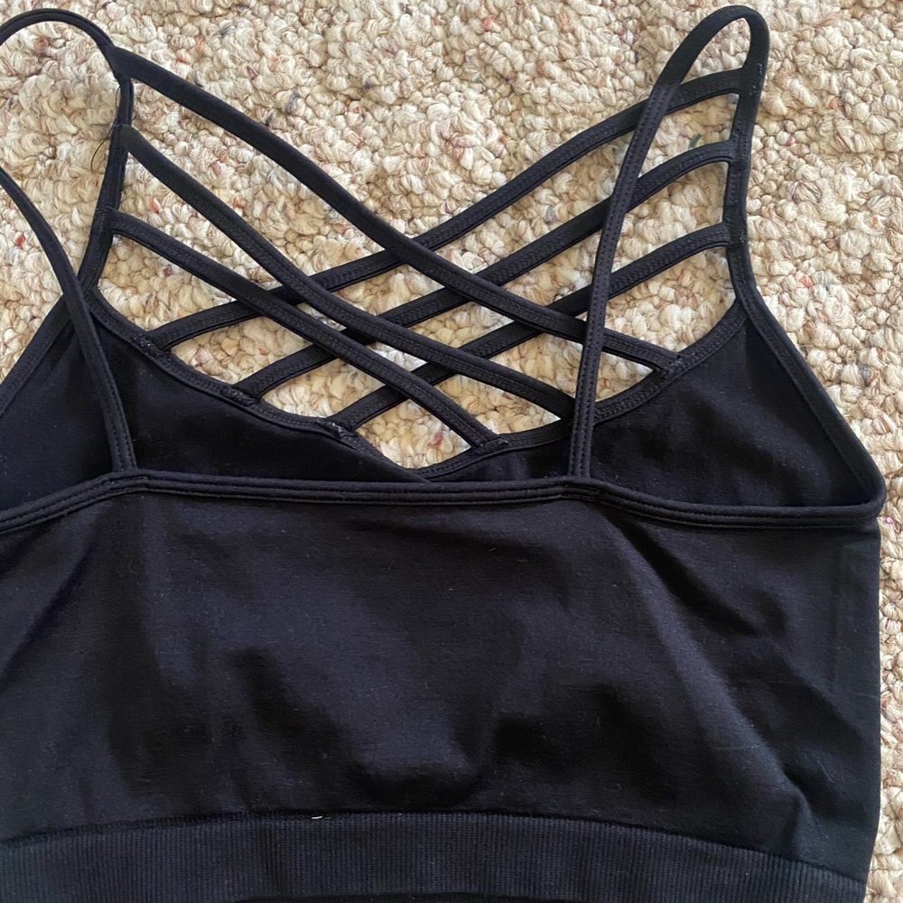 black strappy neck tank bra top